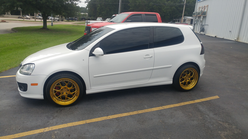 Illustration for article titled Gold Wheels: What's Your Opinion?